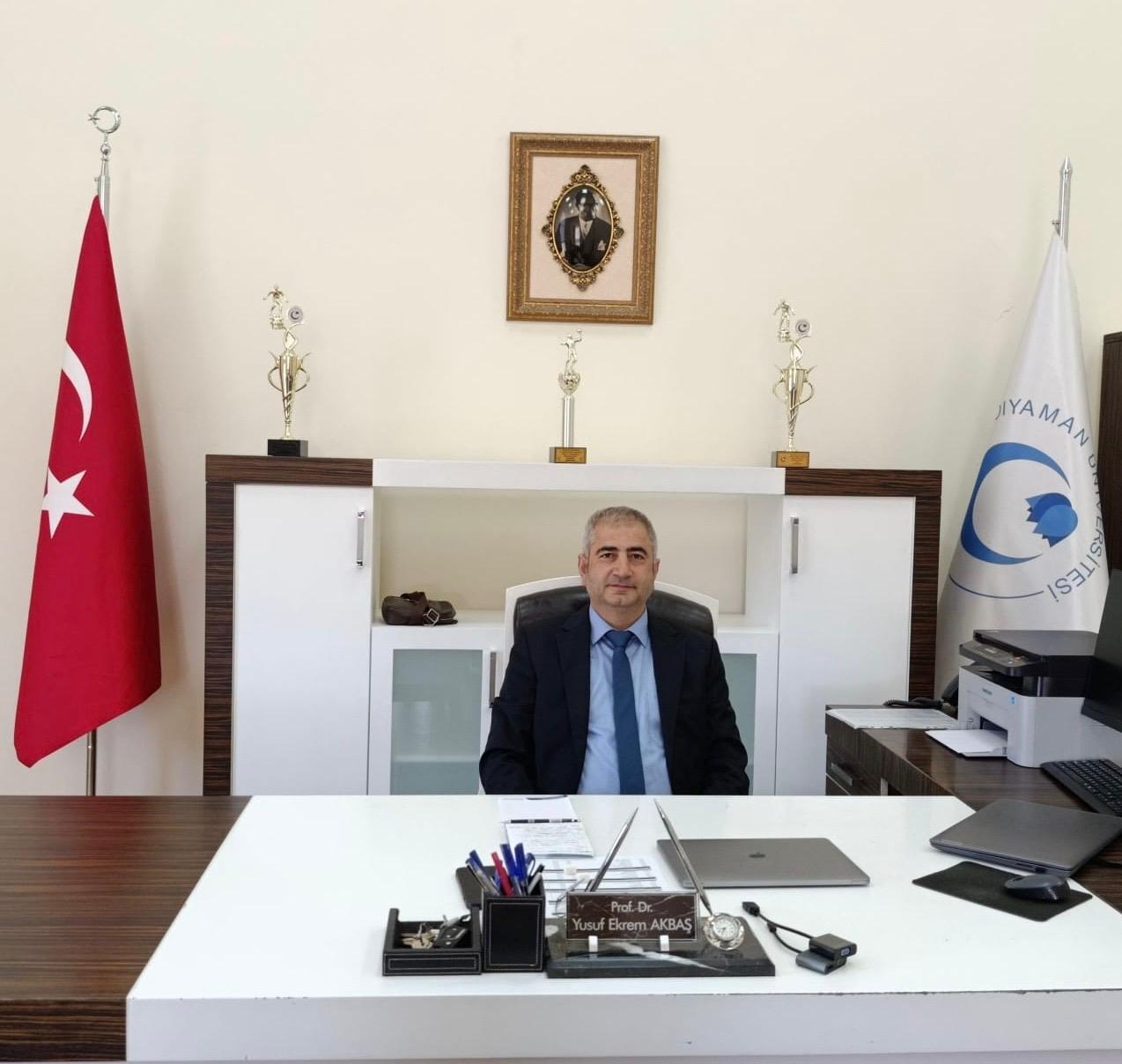 dekan yusuf ekrem akbaş.jpg